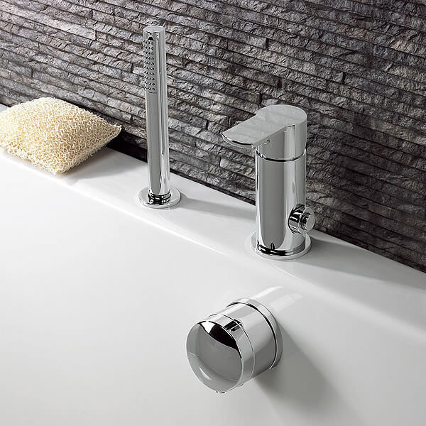 Deck Mounted Diverter Bath Filler And Handset