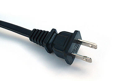 Flat-cord plug